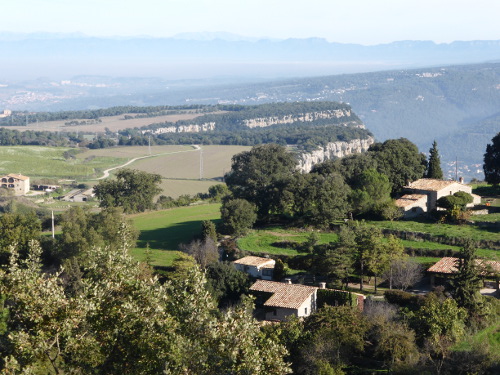 falaises au dessus d'Aiguafreda
