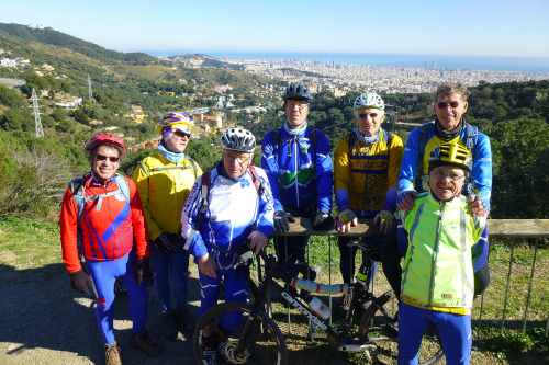 le groupe devant Barcelone