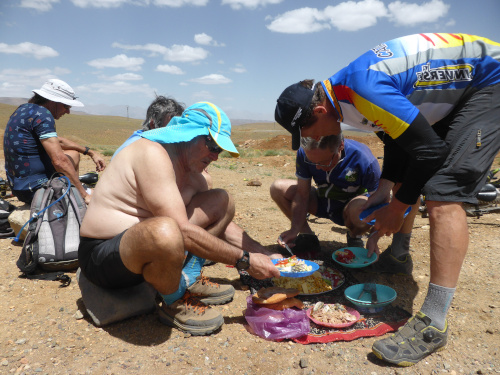 Pique-nique à l'agourt n'Ikhat (2064 m)