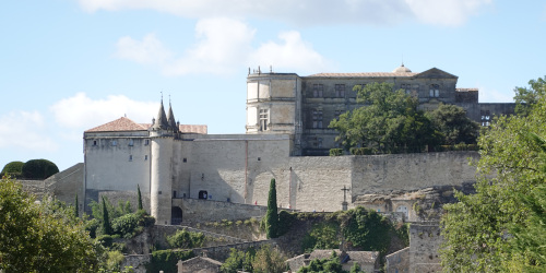 e Château de Grignan